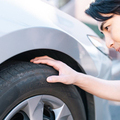 車のタイヤがパンク！正しい対処法と予防策